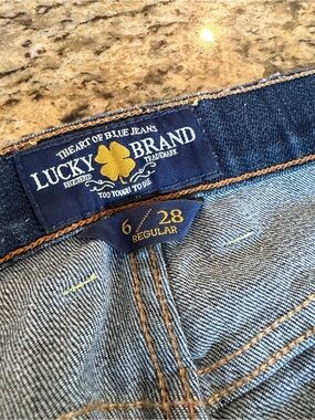 Lucky Brand Men's Denim Jeans in Medium Blue with Yellow Trim